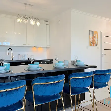 Апартаменты Bloom With Sauna & Gym, 5 Min To Baltic Sea & Polsat Arena Гданьск